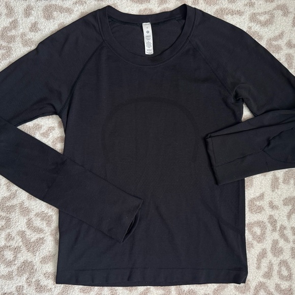 lululemon athletica swiftly tech 2.0 waist length Black Long Sleeve Tee, size 4 - Picture 1 of 3